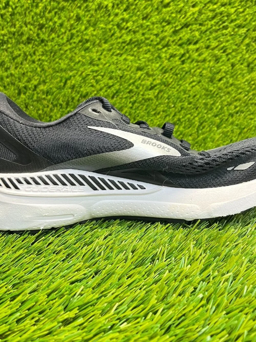 Brooks Adrenaline GTS 23 Womens‎ Size 7 Black Athletic Running Shoes Sneakers